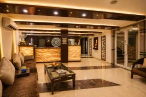Airport La Sapphire Hotel & Restaurant with Free Airport Drop - Réception