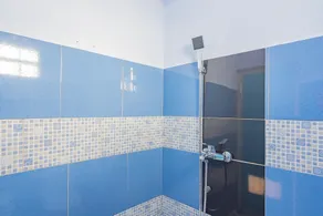 RedDoorz Syariah @ Tambak Mekar Street Subang - Bathroom