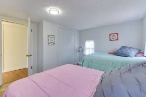 Adorable Cottage: Fire Pit, Walk to Colonial Beach - Innvendig