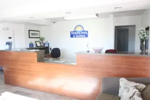 Days Inn & Suites by Wyndham Needles - Réception