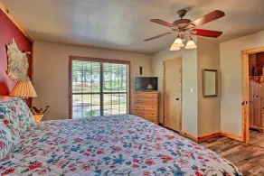 Kingston House w/ Fire Pit, Short Walk to Lake! - Innvendig