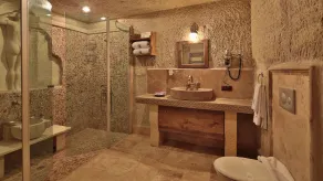 Phocas Cave Suites - Bathroom