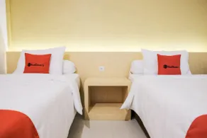 RedDoorz Plus Syariah near Museum Lampung - Chambre