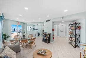 Paradise Beach Club - Oceanfront and Penthouse - Sittområde i lobbyn