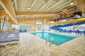 Delta Hotels by Marriott Beausejour - Piscine