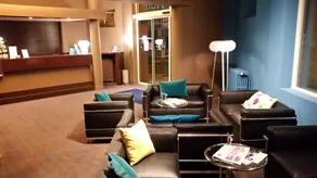 Moka Hotel - Coin salon dans le hall