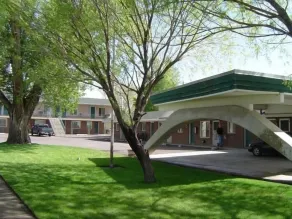 Gunnison Inn - Image 1