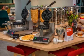 Hampton By Hilton Wroclaw Airport - Restaurante