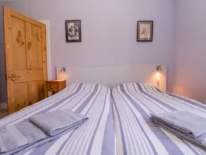 6 Gloster Terrace - Room