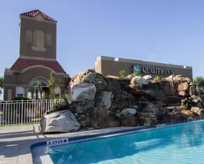 Quality Inn Kennedy Space Center - Piscina