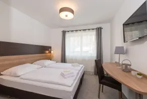 Boutique-Hotel Kronenstuben - unschlagbare Zentrumsnähe direkt am Marstall & Marktplatz - Schloss in 3 Min - Frühstück - Langzeitmiete - Room