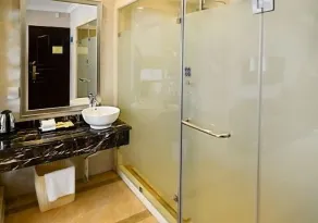 Sun Island Holiday Hotel - Bathroom