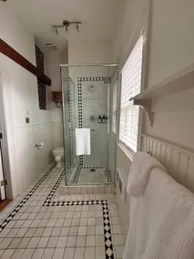 Windsor House Inn - Bad