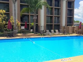 Ramada by Wyndham Metairie New Orleans Airport - Piscine