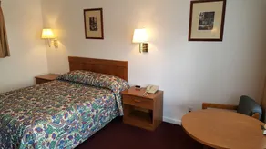 Tall Winds Motel - Zimmer