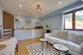 Lovely Belmont Apartment w/ Stunning Views! - Interior