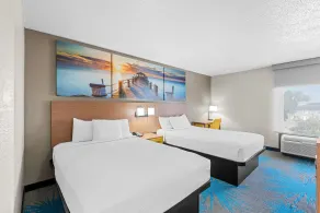Days Inn & Suites by Wyndham Cedar Rapids - Chambre