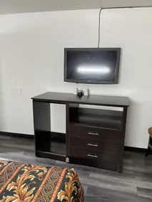 Budget Inn - Elizabeth, NJ - Room