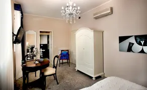 Porta Di Mezzo Luxury Suites & Rooms - Zimmer