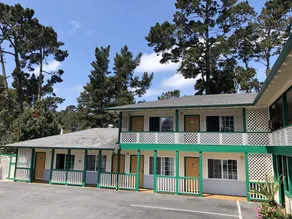 Monterey Pines Inn - Interior entrance