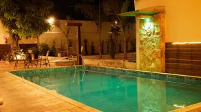 Rogai - Pool