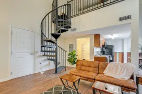 Unique & Stylish Studio Loft in Huntington! - Intérieur