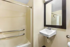 Travel Inn and Suites- Sikeston Miner I-55 exit-67 - Salle de bain