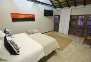 Crestwood Bed & Breakfast - Room