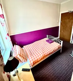 The Avon - Room