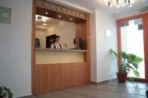 Plus Hotel - Reception