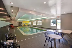 TRU by Hilton Denver - Pool
