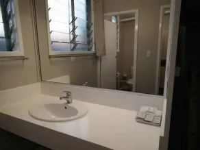 Paradise Motel - Bathroom