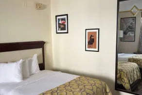 Baymont by Wyndham Johnson City - Room