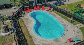 Motel Le Sainte-Adèle - Piscina