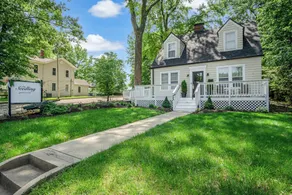 Charming Edwardsville Home: Walk to Downtown! - Interior
