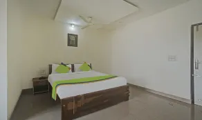 Itsy Hotels Vijaya Comforts, with BAR & restaurant - Camera