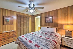 Pool & Lake Access: Mtn-View Cottage in Newland - Interiør