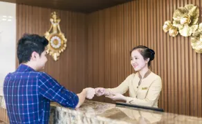 Balcona Hotel Da Nang - Check-in/check-out kiosk