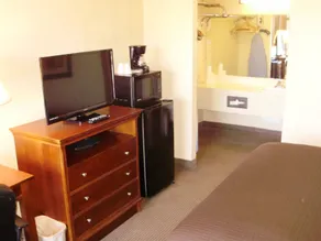 Trade Winds Central Inn - Chambre