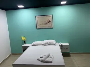Light Motel - Room