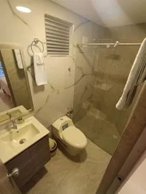 New Hotel Vip - Bathroom