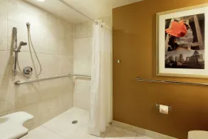 DoubleTree by Hilton Dallas - Campbell Centre - Bathroom