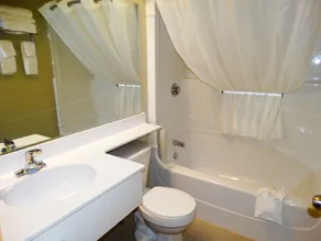 Amsterdam Inn & Suites Moncton - Salle de bain