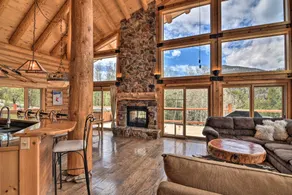 Spacious, Luxe Cabin w/ Mtn Views, Sauna & More! - Innenbereich