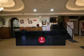 Motel Divine International - Hall