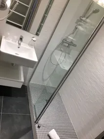 Hôtel Acropole Bernay - Salle de bain