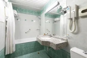 Hotel Downtown - Bathroom