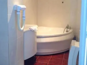 Hotel Mervil Airport - Badezimmer