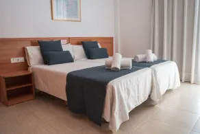Beatrix 2000 - Caliu apartments - Rum