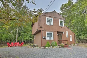15 Mi to Camelback Ski Resort: Home w/ Deck! - Interiör